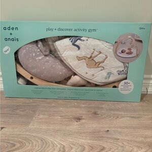 aden + anais Play & Discover Gym with Animal Patterns - excellent condition